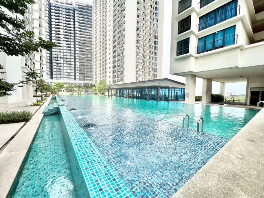 F 1-5 Pax 3Bed Cozy Home Studio Trefoil Setia Alam Wifi & Tv Shah Alam Bagian luar foto